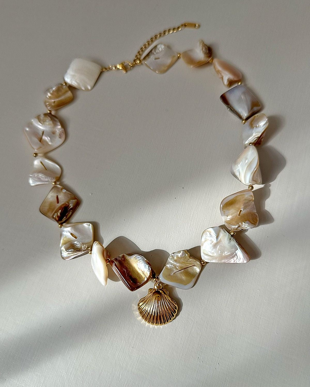 Shell Choker Necklace