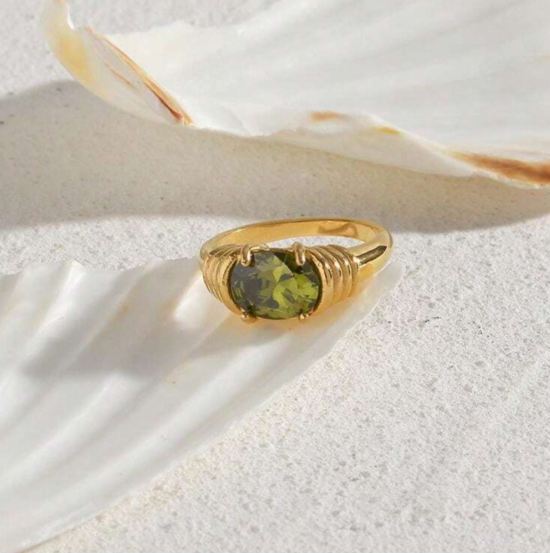 Retro Green Stone Spiral Ring