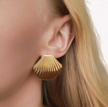 Shell Oversize Earring