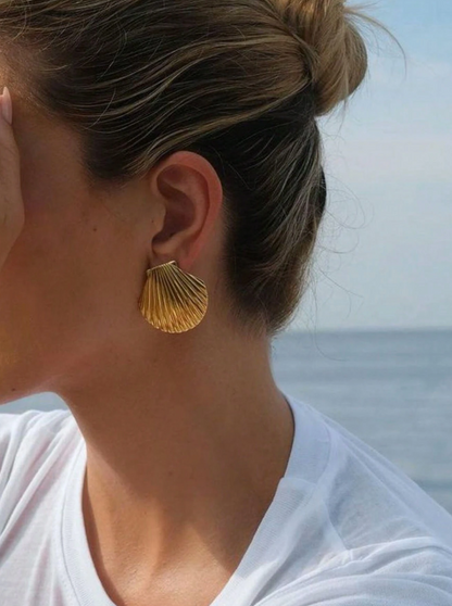 Shell Oversize Earring