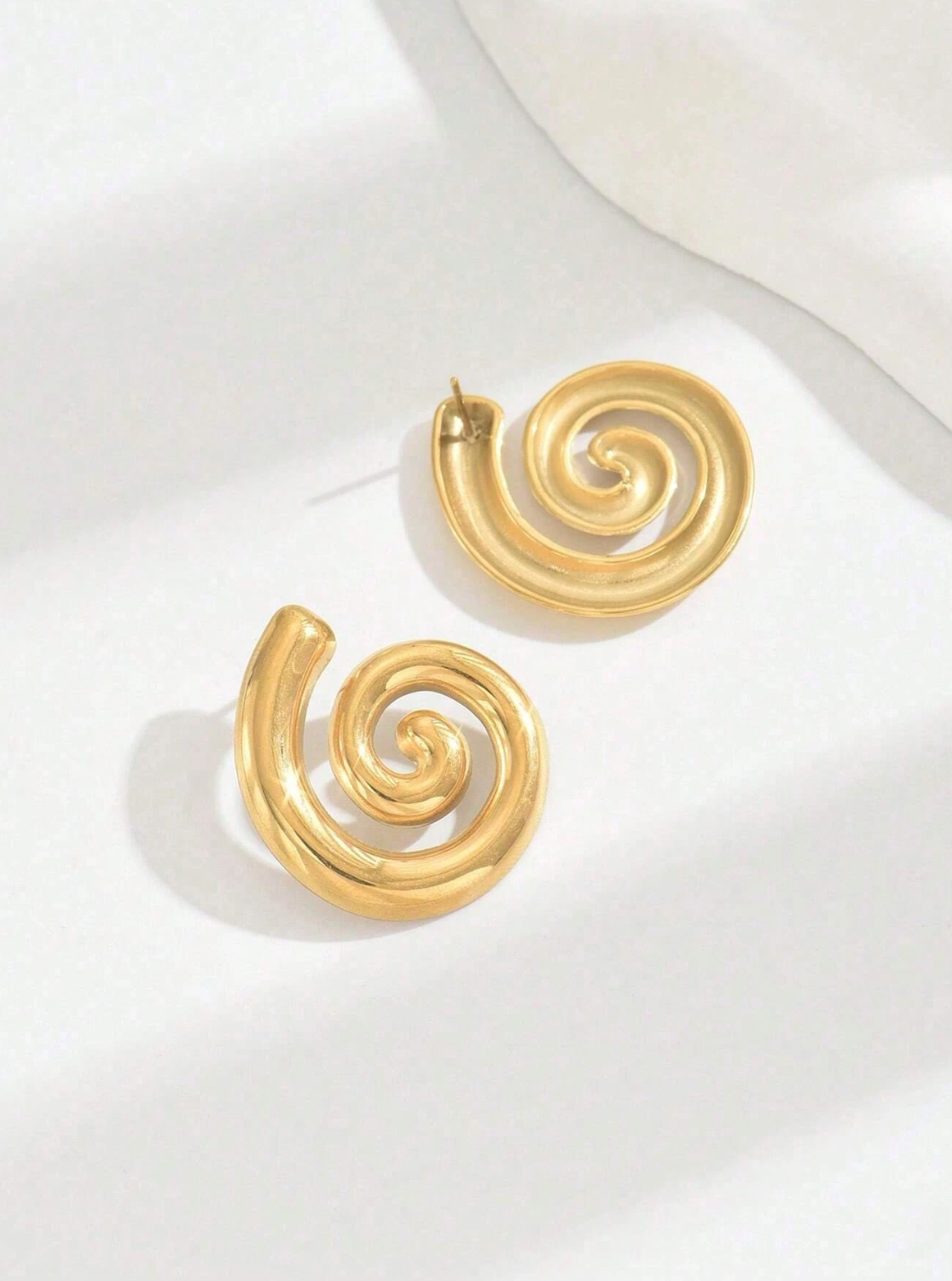 Twisty Design Earring