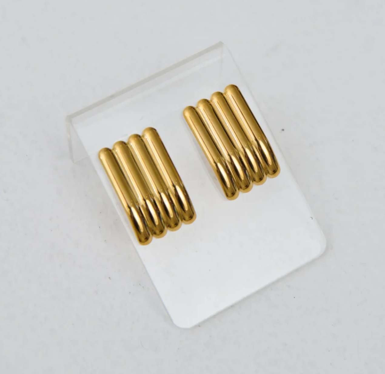 Oversize Ribbed Large Earring